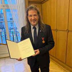 Der "Deutsche Verdienstorden" f&uuml;r Stefan Mageney