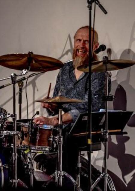 STAINLESS BLUE -Drummer stainless DrumDirk mit Tama Schlagzeug