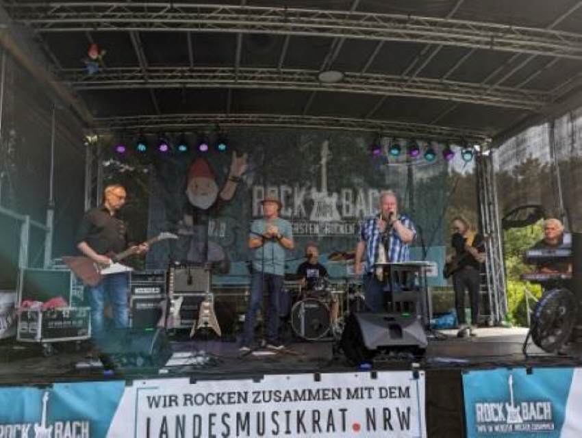 STAINLESS BLUE - Festival "Rock am Bach" die Bühne