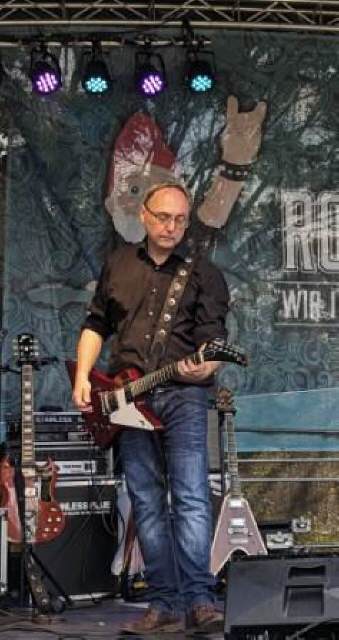 STAINLESS BLUE - Festival "Rock am Bach" Gitarrist stainless Uwe, Gibson Explorer