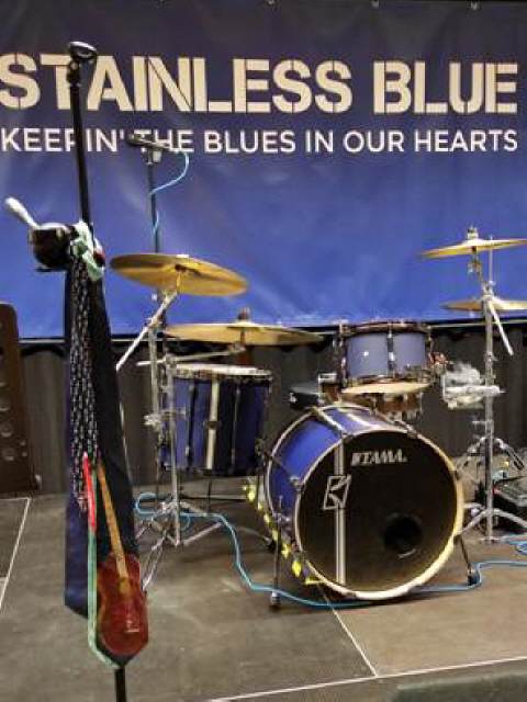 STAINLESS BLUE  und das TAMA Drumset.. natürlich in blau