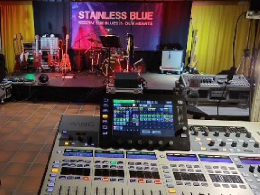 STAINLESS BLUE - ein Blick auf die Bühne